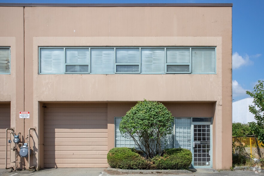 6755 Graybar Rd, Richmond, BC à vendre - Photo du bâtiment - Image 3 de 3