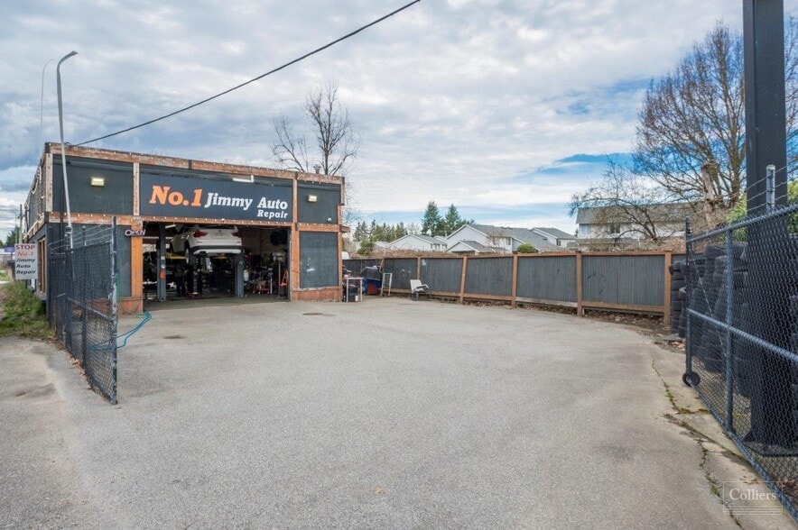 26899 & 26963 Old Yale Road portfolio of 2 properties for sale on LoopNet.ca - Building Photo - Image 2 of 5