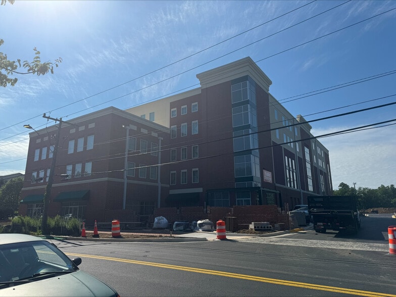 51 Fort Evans Rd NE, Leesburg, VA for lease - Building Photo - Image 2 of 6