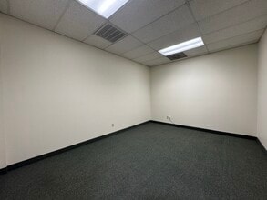 1890 Park Marina Dr, Redding, CA for lease Building Photo- Image 2 of 2