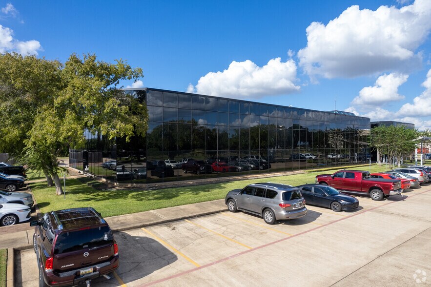 25722 Kingsland Blvd, Katy, TX à louer - Photo du bâtiment - Image 2 de 8