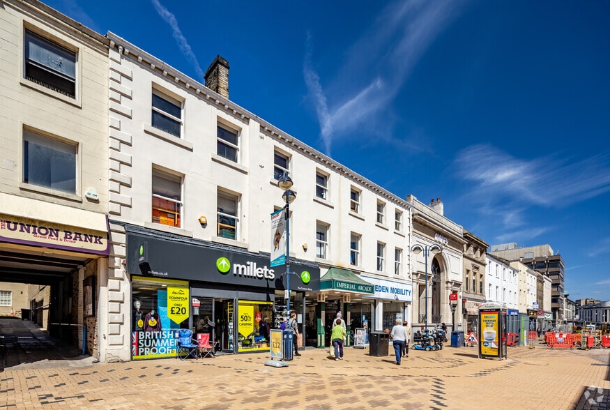 2-17 Imperial Arcade, Huddersfield à louer - Photo du bâtiment - Image 3 de 4