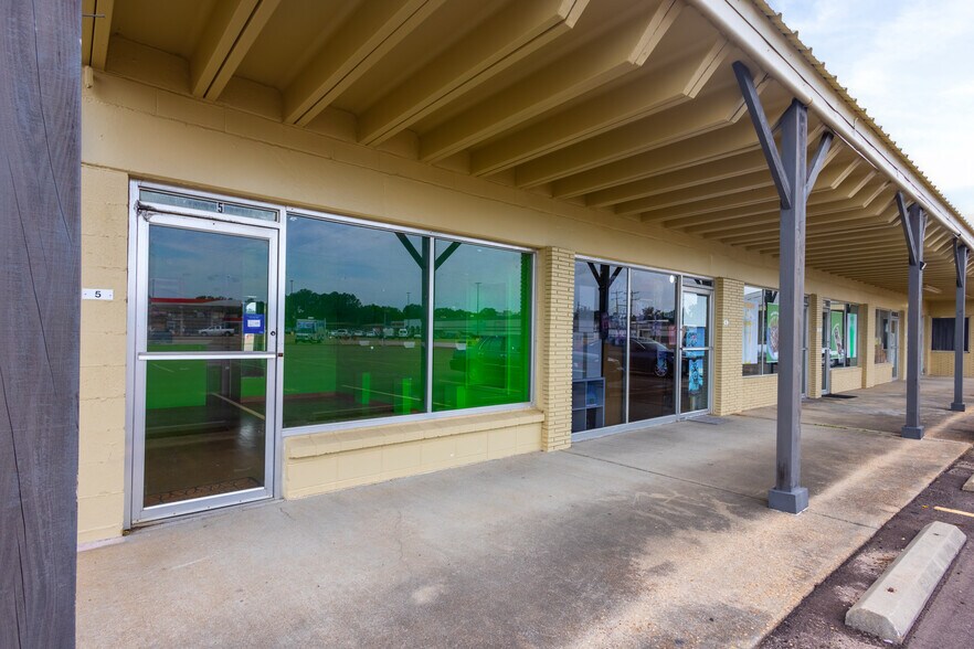3055 US-80, Pearl, MS à louer - Photo du bâtiment - Image 1 de 6