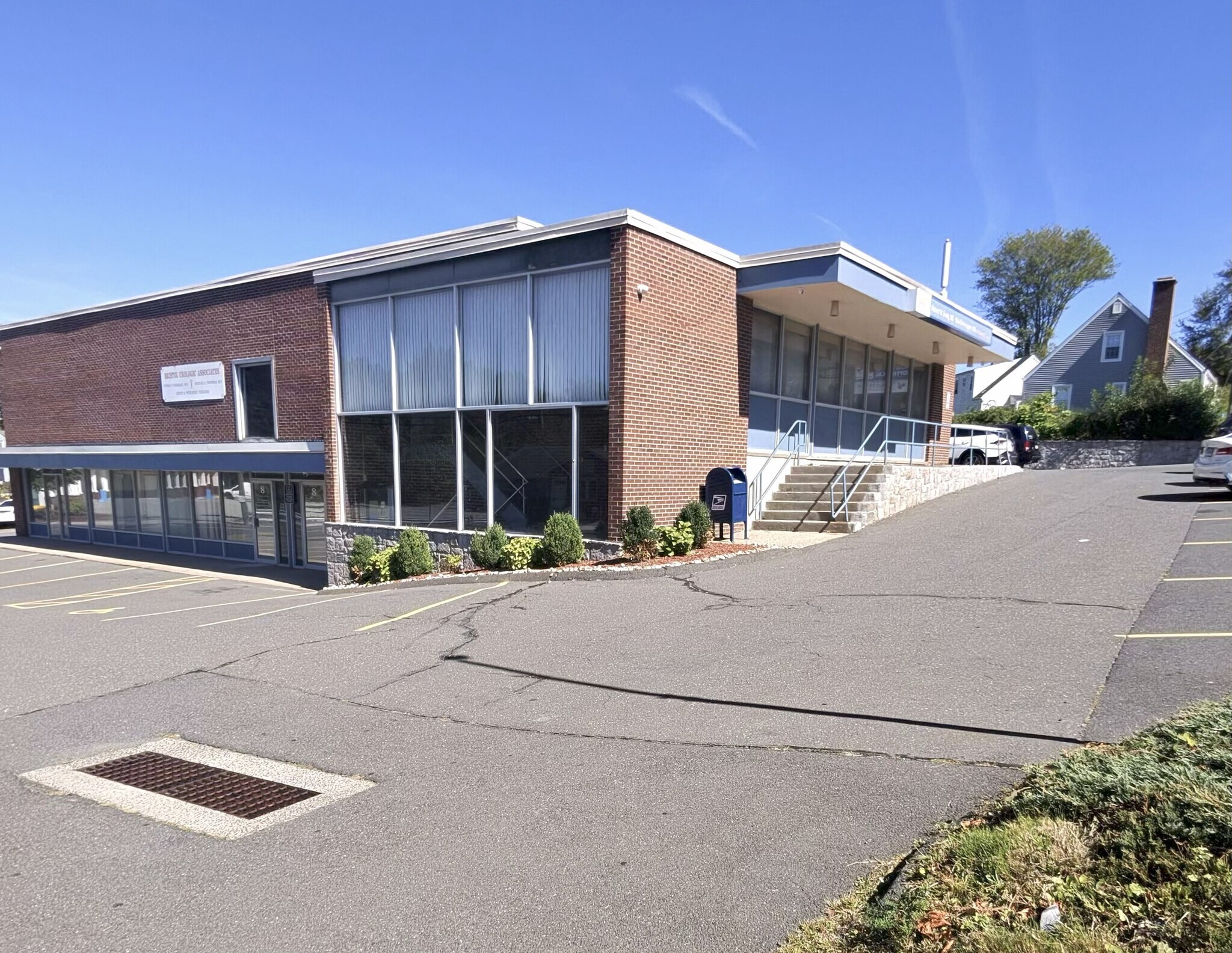 923-931 Farmington Ave, Bristol, CT à louer Photo principale- Image 1 de 17