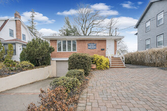 107 Nelson Ave, Staten Island, NY for lease Interior Photo- Image 2 of 15