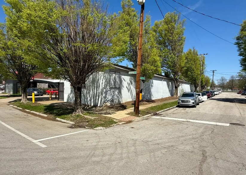 2301 W Market St, Louisville, KY à vendre - Photo du bâtiment - Image 2 de 18