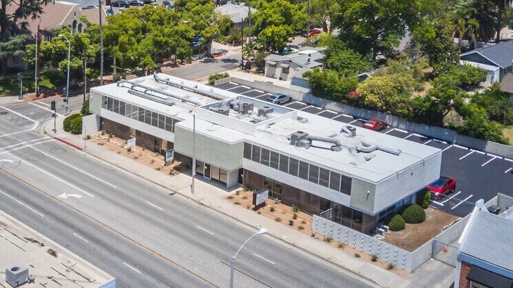 1021 E Walnut St, Pasadena, CA à louer - Photo principale - Image 1 de 32