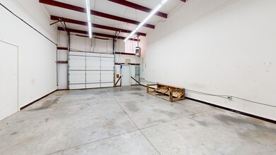 3663-3673 Alamance Rd, Burlington, NC à louer Photo intérieure- Image 2 de 2