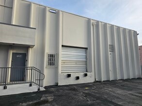 7212-7282 NW 33rd St, Miami, FL for lease Building Photo- Image 1 of 3