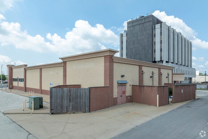 7200 W Cermak Rd, North Riverside, IL à louer - Photo du bâtiment - Image 2 de 4