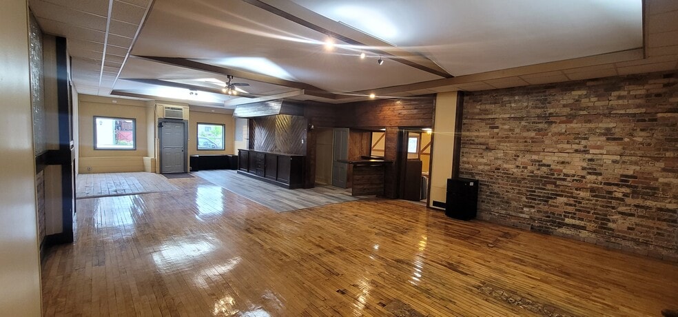 122 Main St, Biwabik, MN for lease - Interior Photo - Image 3 of 12