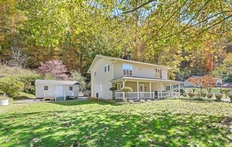 Plus de détails pour 702 Jonathan Creek Rd, Waynesville, NC - Spécialité à vendre