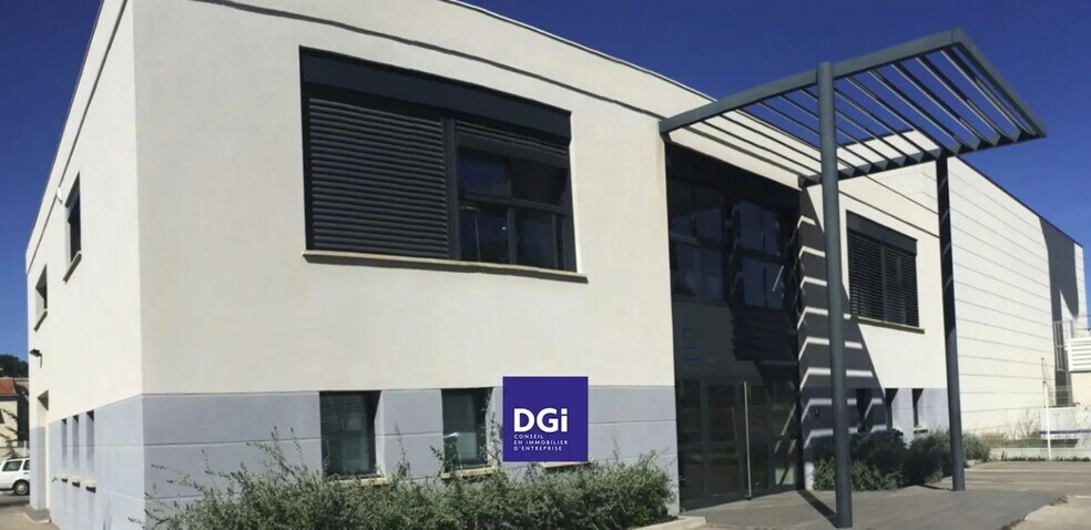 Flex dans Nîmes à louer - Photo du bâtiment - Image 2 de 9