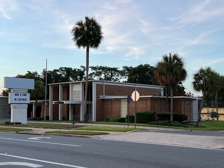 1409 W Main St, Leesburg, FL à louer - Photo du bâtiment - Image 1 de 3