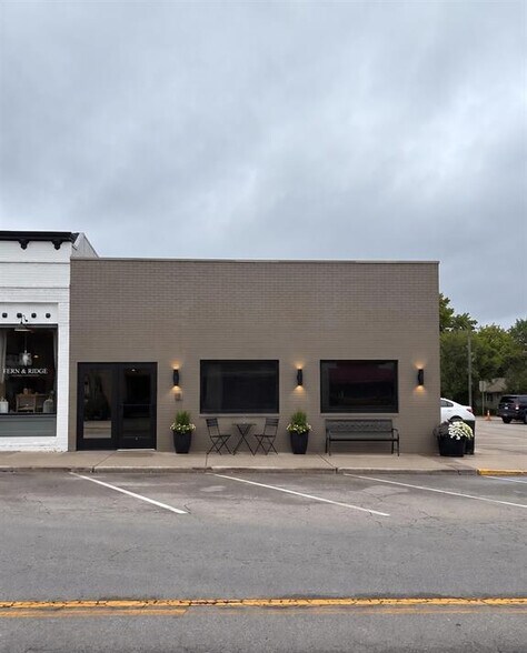122 N Main St, Washington, IL à louer - Photo du bâtiment - Image 1 de 16