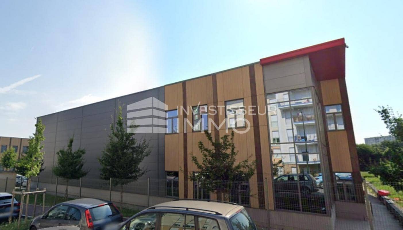 Flex in Le Blanc Mesnil for lease Building Photo- Image 1 of 6