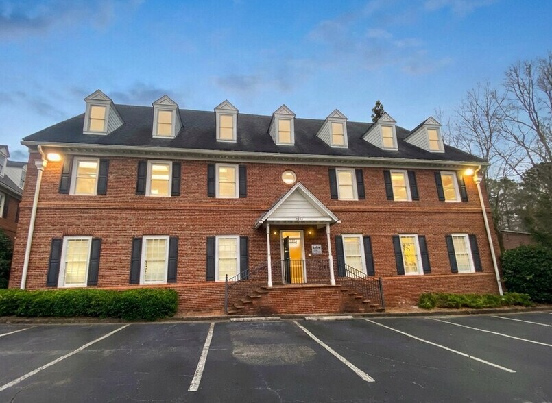 6298 Baker Ct, Norcross, GA à louer - Photo du bâtiment - Image 2 de 40
