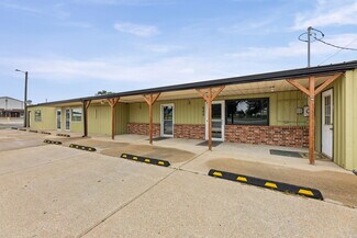 More details for 600 N Maple St, Garnett, KS - Retail for Sale