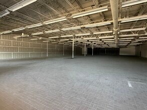 1144 W Prospect Rd, Ashtabula, OH for lease Interior Photo- Image 2 of 2
