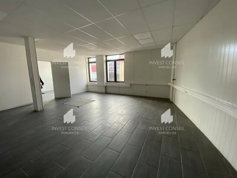 151 Rue Michel Carre, Argenteuil for lease - Interior Photo - Image 2 of 14