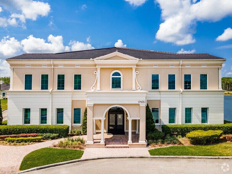 17425 Bridge Hill Ct, Tampa, FL à louer - Photo du bâtiment - Image 2 de 13