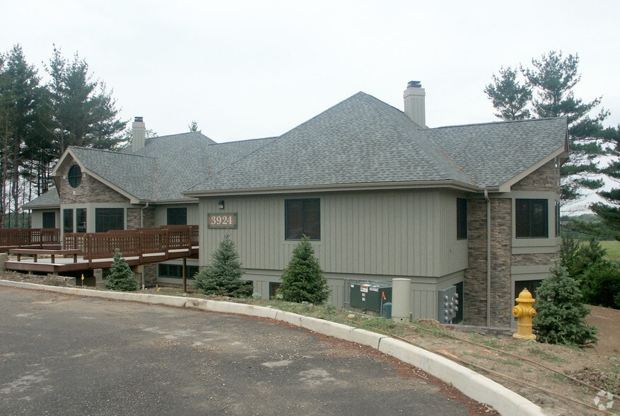 3924 Clock Pointe Trl, Stow, OH for lease - Building Photo - Image 2 of 3
