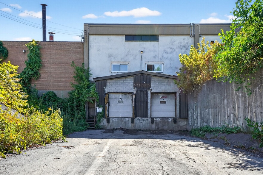 2698-2720 Rue Léger, Montréal, QC for lease - Building Photo - Image 2 of 4