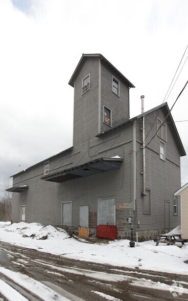 101 River St, Warrensburg, NY for sale - Building Photo - Image 1 of 2