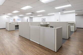 21-00 State Route 208, Fair Lawn, NJ à louer Photo intérieure- Image 2 de 12