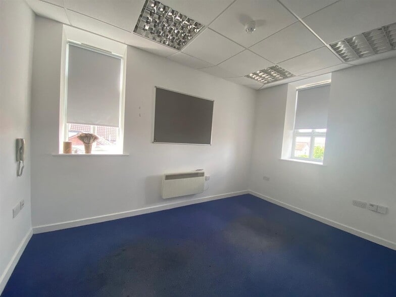 Burns Ln, Mansfield for lease - Interior Photo - Image 2 of 5