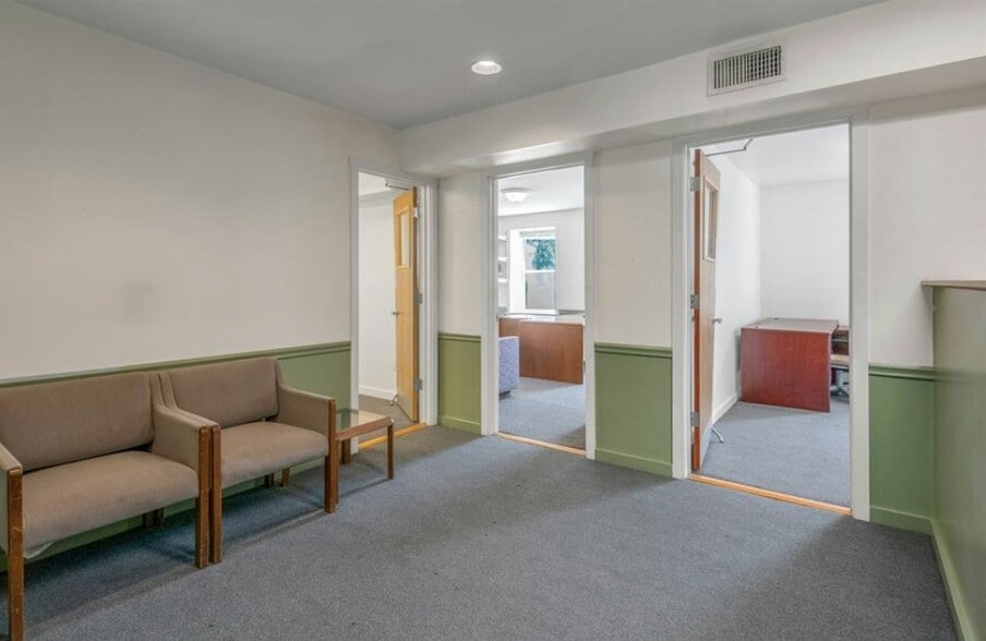 29 Haines Rd, Bedford Hills, NY for lease - Building Photo - Image 3 of 11