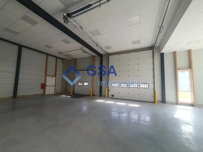 Flex dans Moissy-Cramayel à louer - Photo du bâtiment - Image 2 de 11