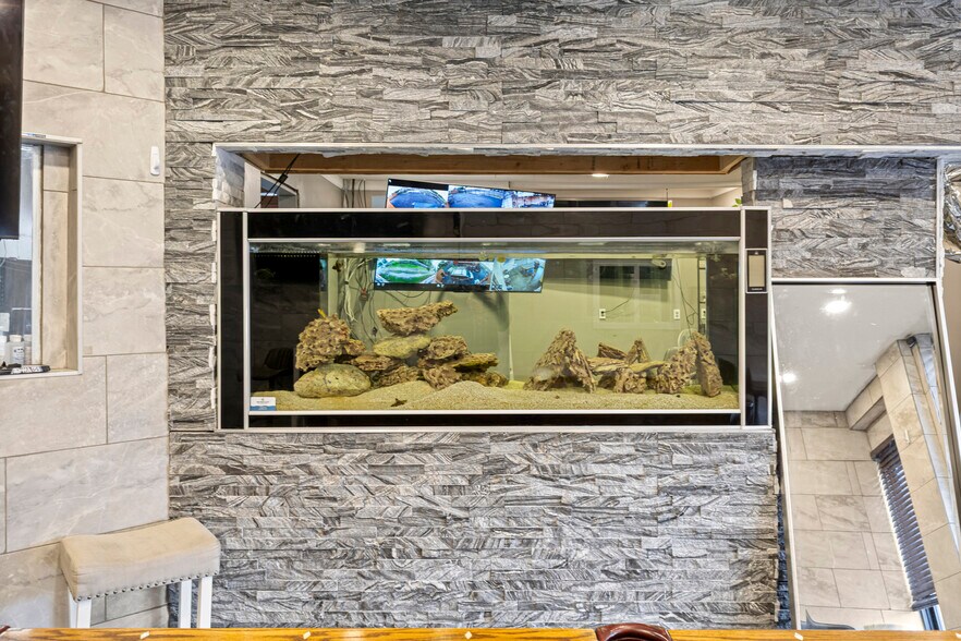 8301 W Chicago, Detroit, MI à vendre - Photo du bâtiment - Image 3 de 49