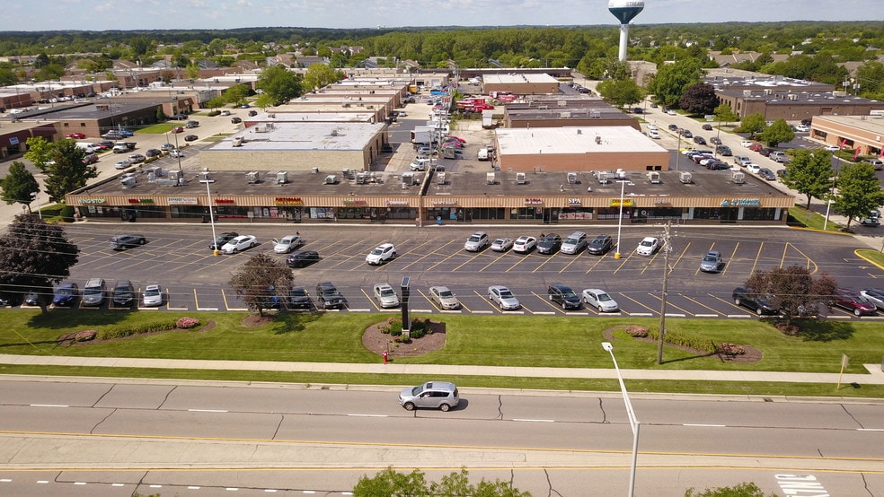 670-698 S Barrington Rd, Streamwood, IL for lease - Aerial - Image 2 of 3