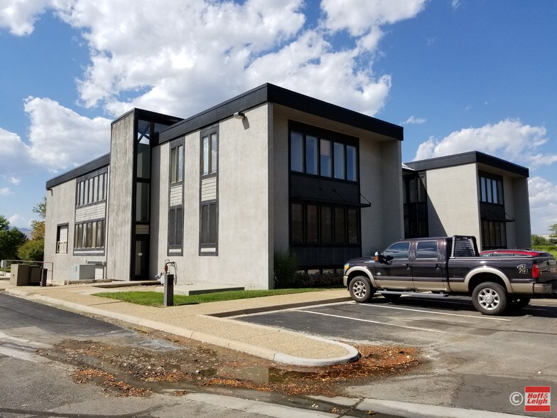 7084 Winchester Cir, Boulder, CO à louer - Photo du bâtiment - Image 2 de 4