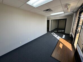 531 N Locust St, Denton, TX for lease Interior Photo- Image 1 of 4