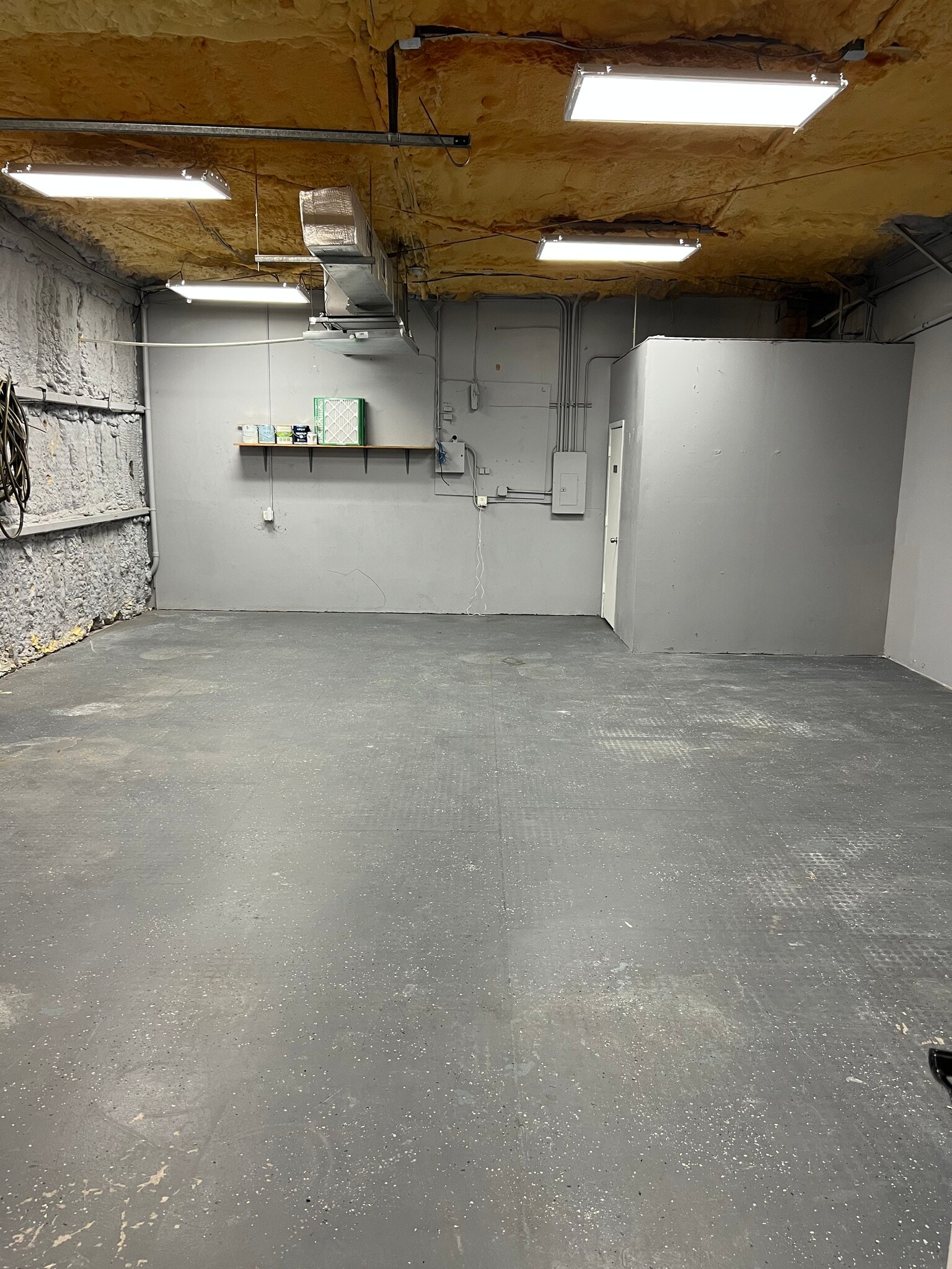 3807 Parchman St, North Richland Hills, TX for lease Interior Photo- Image 1 of 3