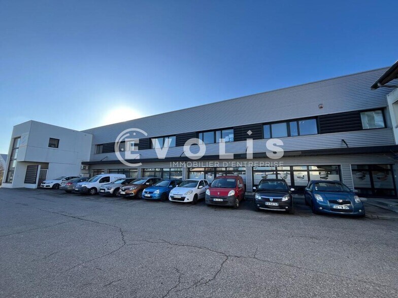 112 Avenue Franklin Roosevelt, Vaulx-en-Velin for lease - Building Photo - Image 3 of 39