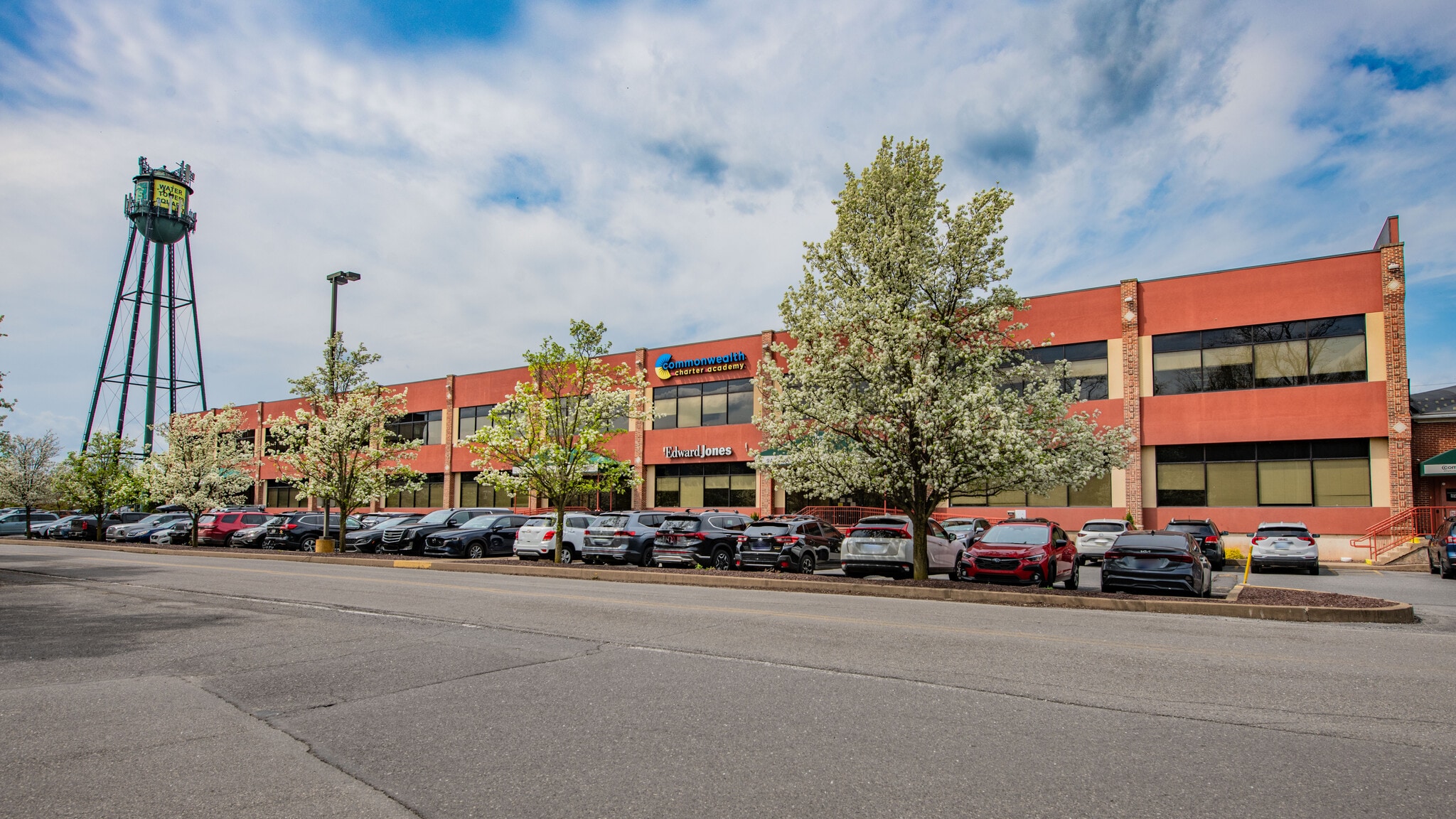 1020 Commerce Park Dr, Williamsport, PA for lease Interior Photo- Image 1 of 19