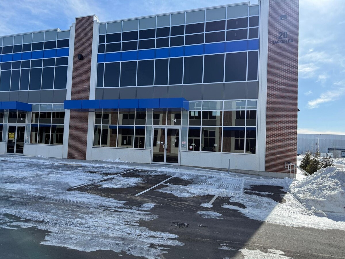 20 Tasker Rd, Brampton, ON L6R 4G8 - Unit 74 (E14) -  - Interior Photo - Image 1 of 9