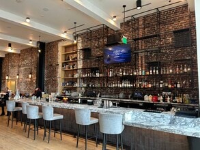 5211 W Adams Blvd, Los Angeles, CA for lease Interior Photo- Image 1 of 5