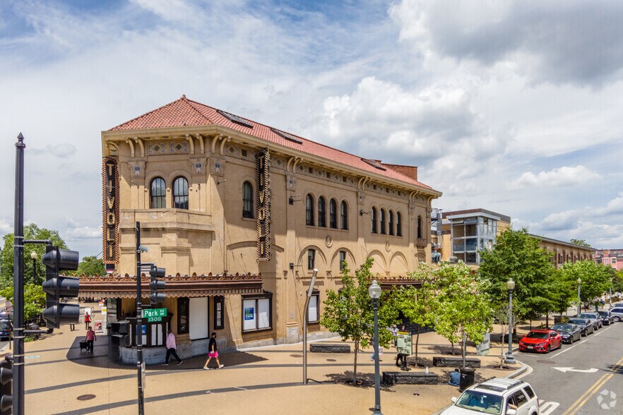 3333-3365 14th St NW, Washington, DC à louer - Photo du bâtiment - Image 3 de 8