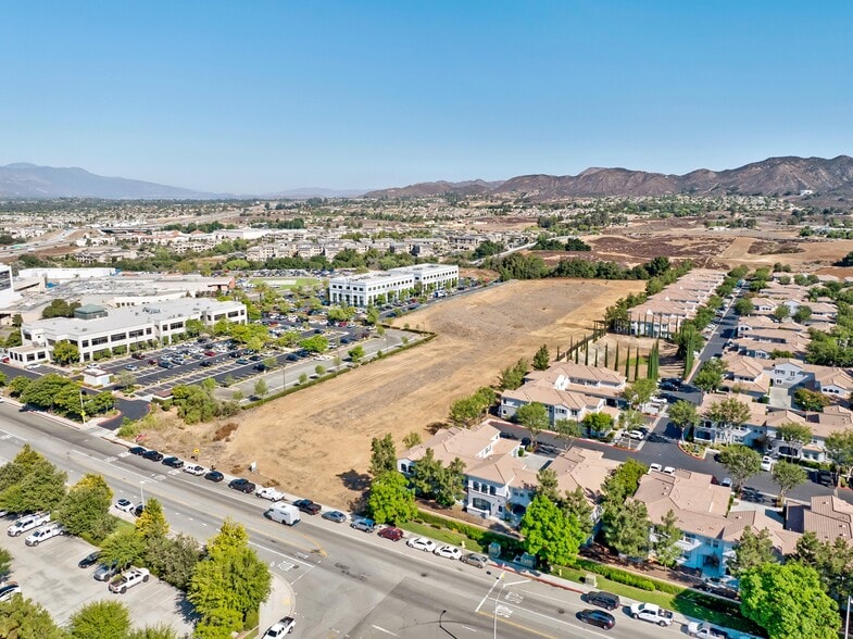 24400 Prielipp Rd, Wildomar, CA for sale - Building Photo - Image 2 of 6