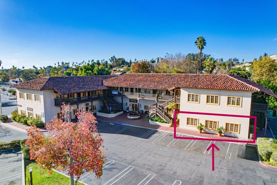 110 Civic Center Dr, Vista, CA à vendre - Photo du bâtiment - Image 1 de 9