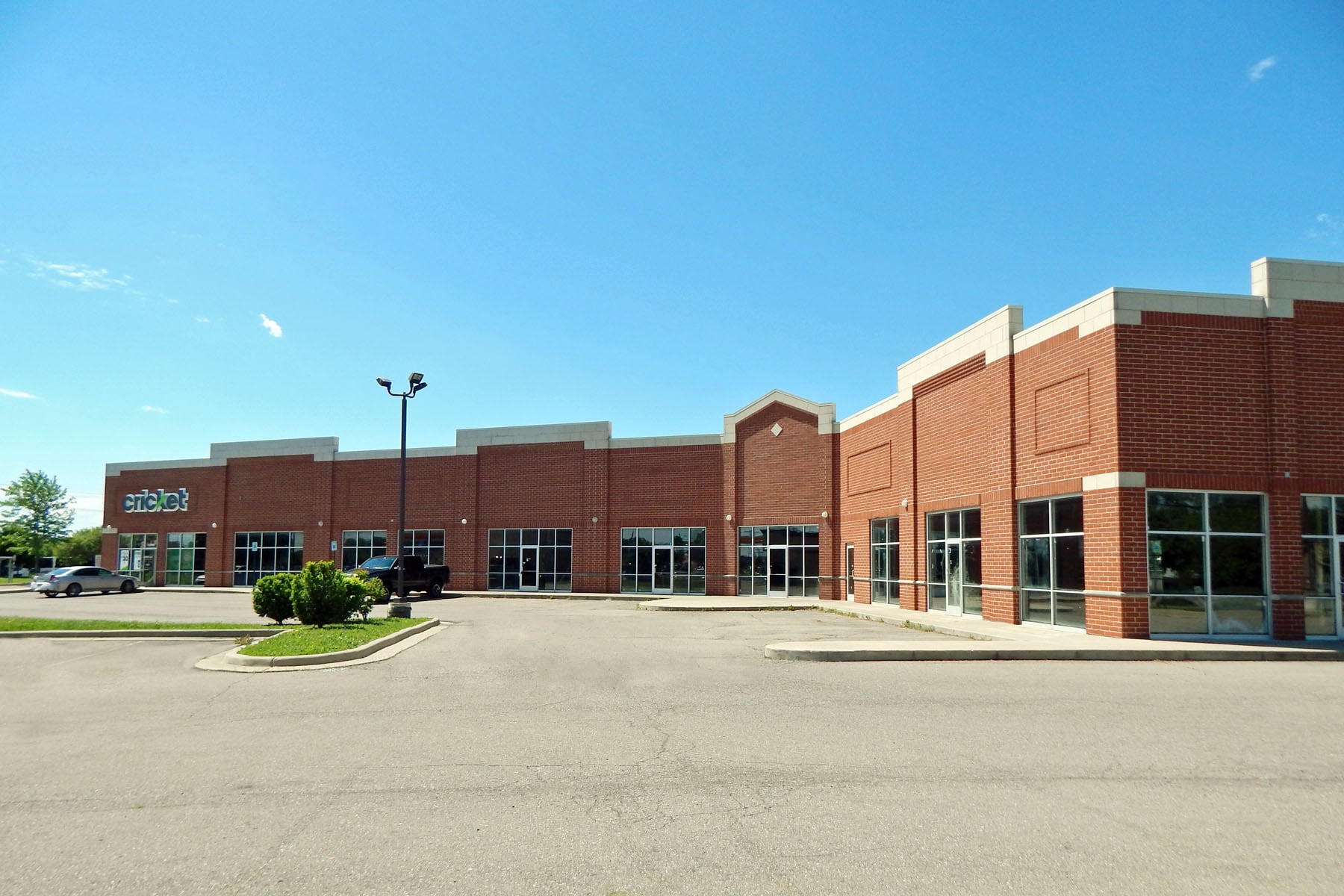 32901-32931 Gratiot Ave, Roseville, MI for lease Primary Photo- Image 1 of 8