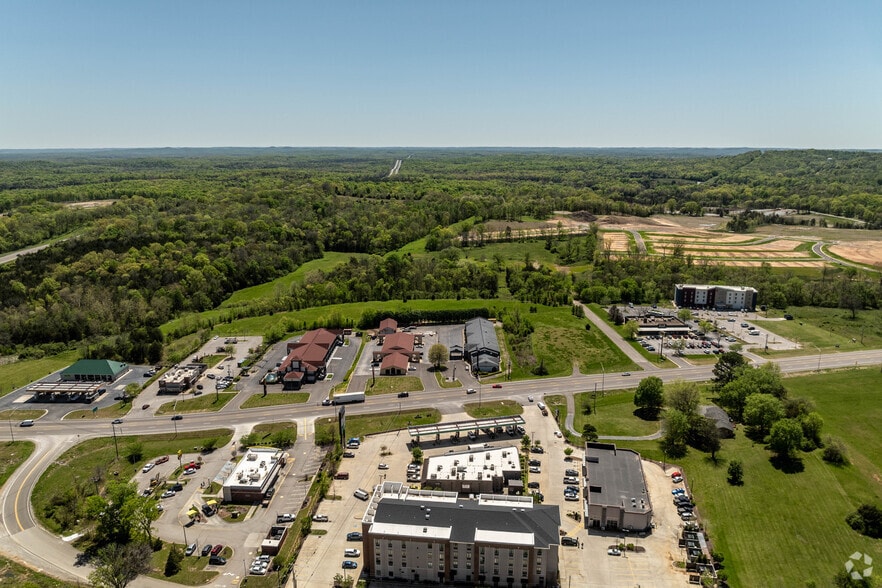 1540 Bear Creek Pike, Columbia, TN for sale - Building Photo - Image 3 of 17