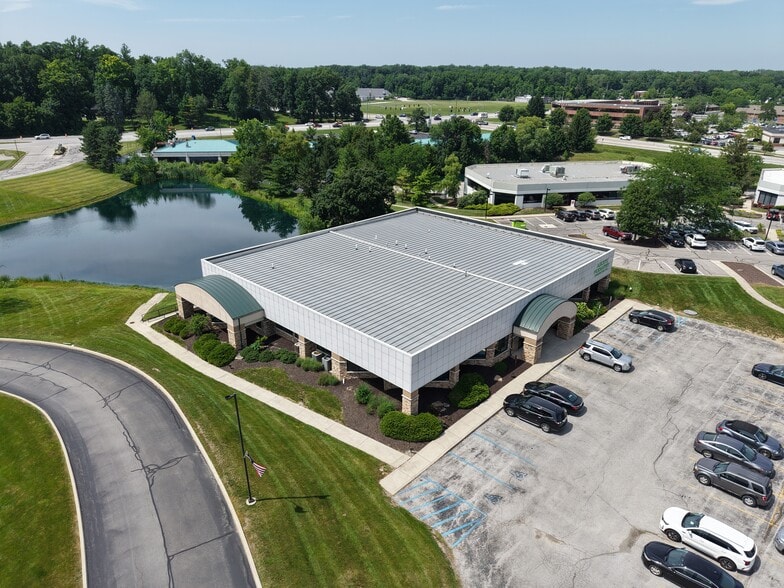 7559 W Jefferson Blvd, Fort Wayne, IN à louer - Photo principale - Image 1 de 8