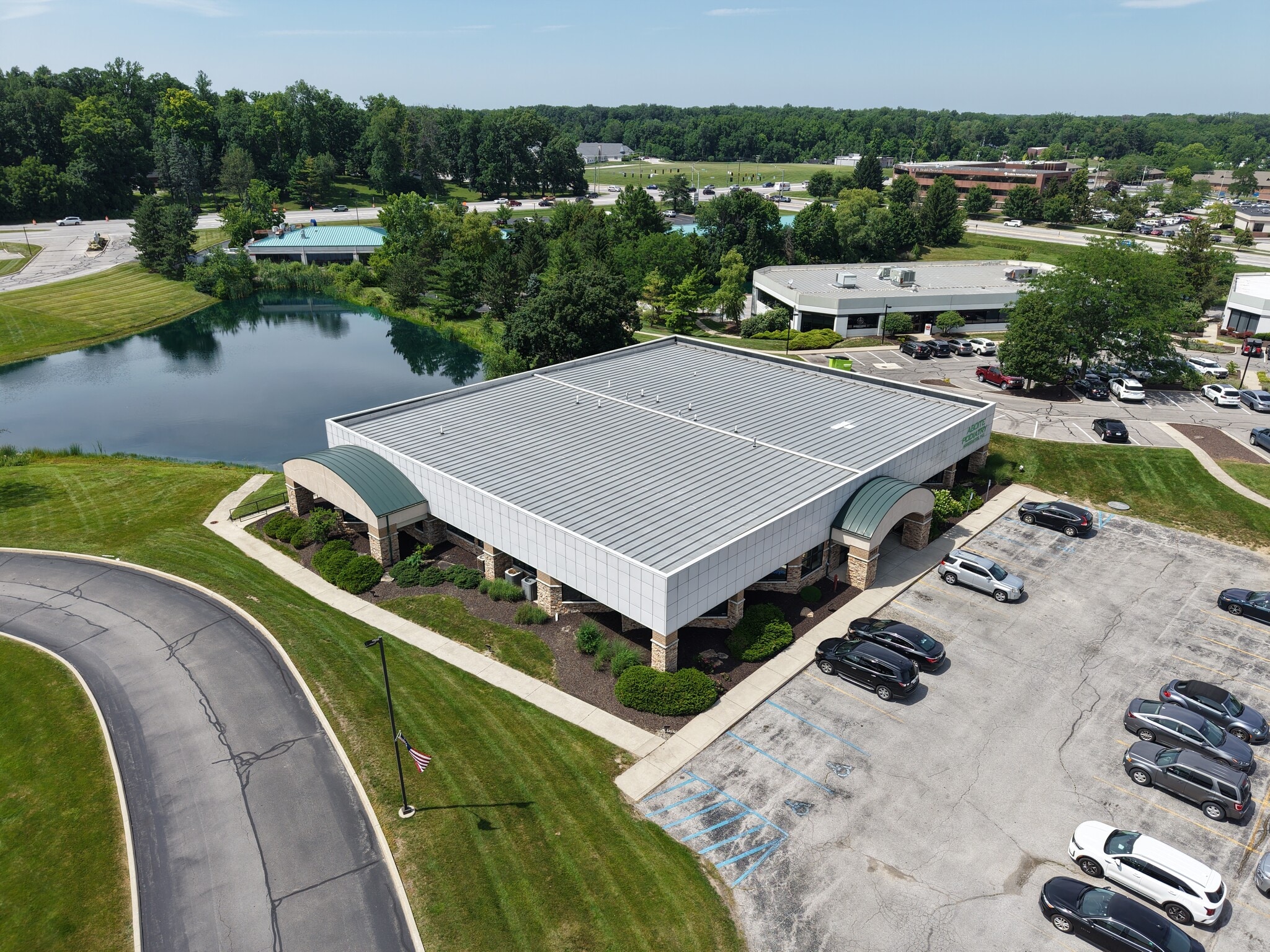 7559 W Jefferson Blvd, Fort Wayne, IN for lease Primary Photo- Image 1 of 9