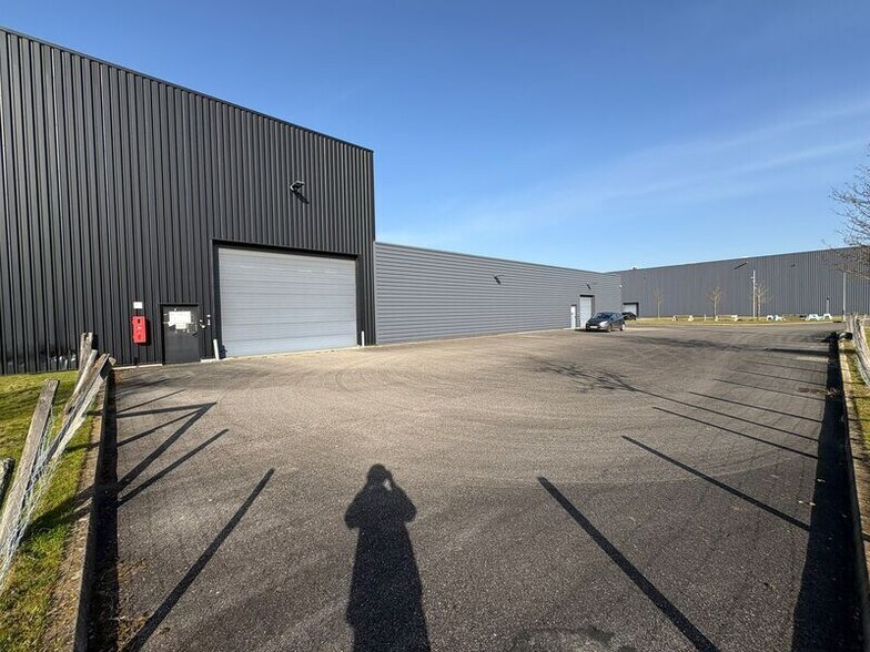 Flex in Satolas-et-Bonce for lease - Building Photo - Image 2 of 14