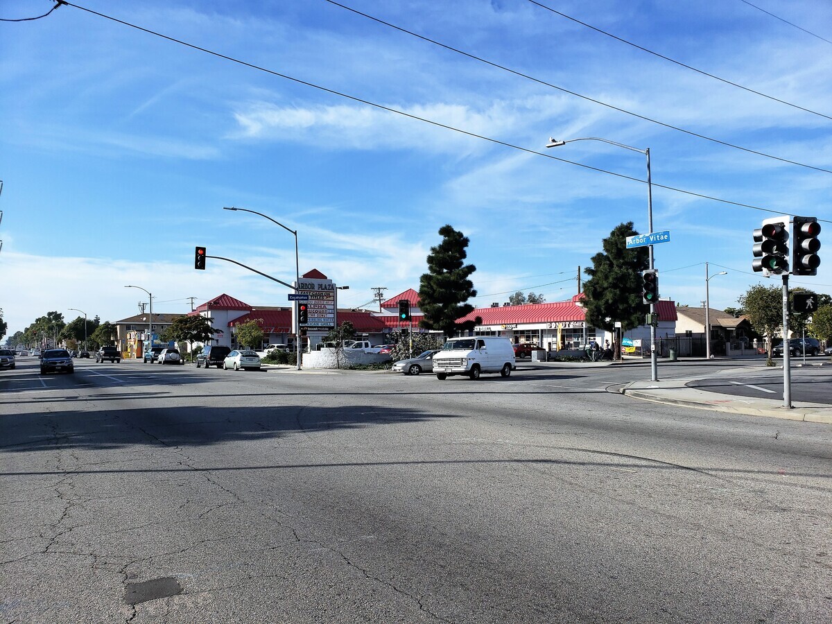 305 W Arbor Vitae St, Inglewood, CA for lease Building Photo- Image 1 of 11